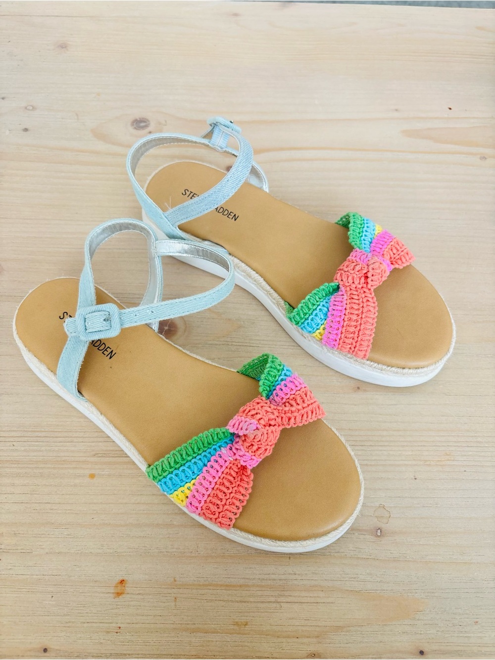 Steve Madden Girls Rainbow Crochet Sandals‎ Size 5 Multicolor Summer Shoes
